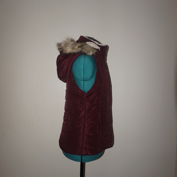 Cute Burgundy Vest With Hood - Picture 4 of 4